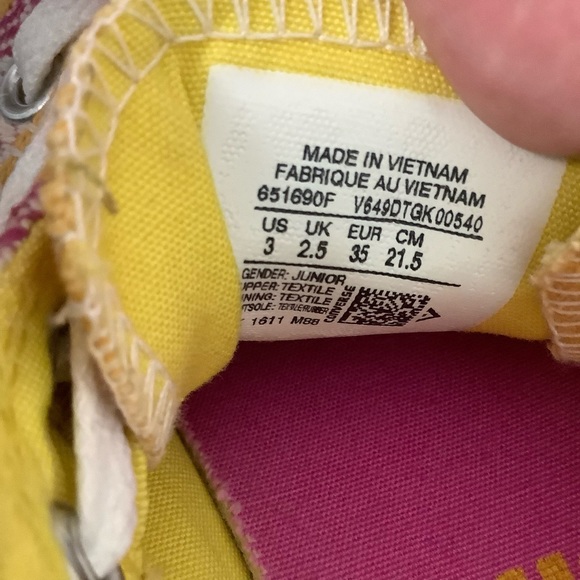 Converse Shoreline Slip On Shoes - Picture 9 of 9